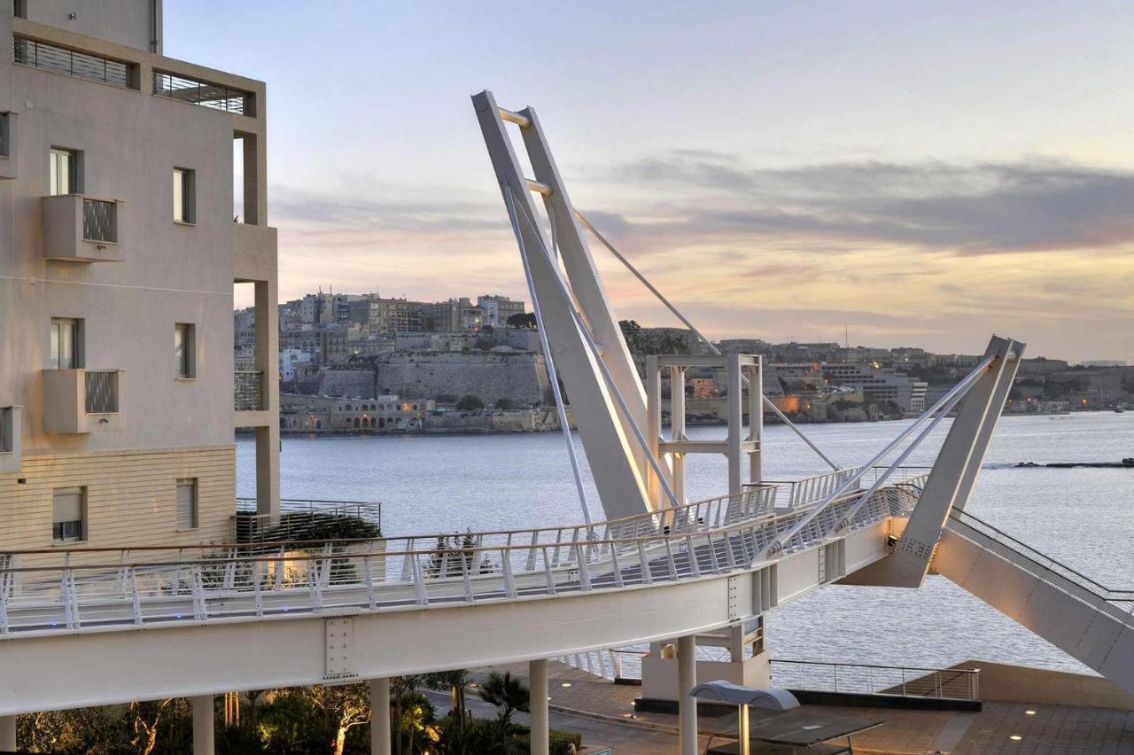 Luxury Apt With Side Seaviews And Pool, Best Location Sliema Luaran gambar